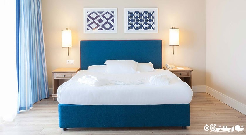 نمای تخت بزرگ اتاق فمیلی